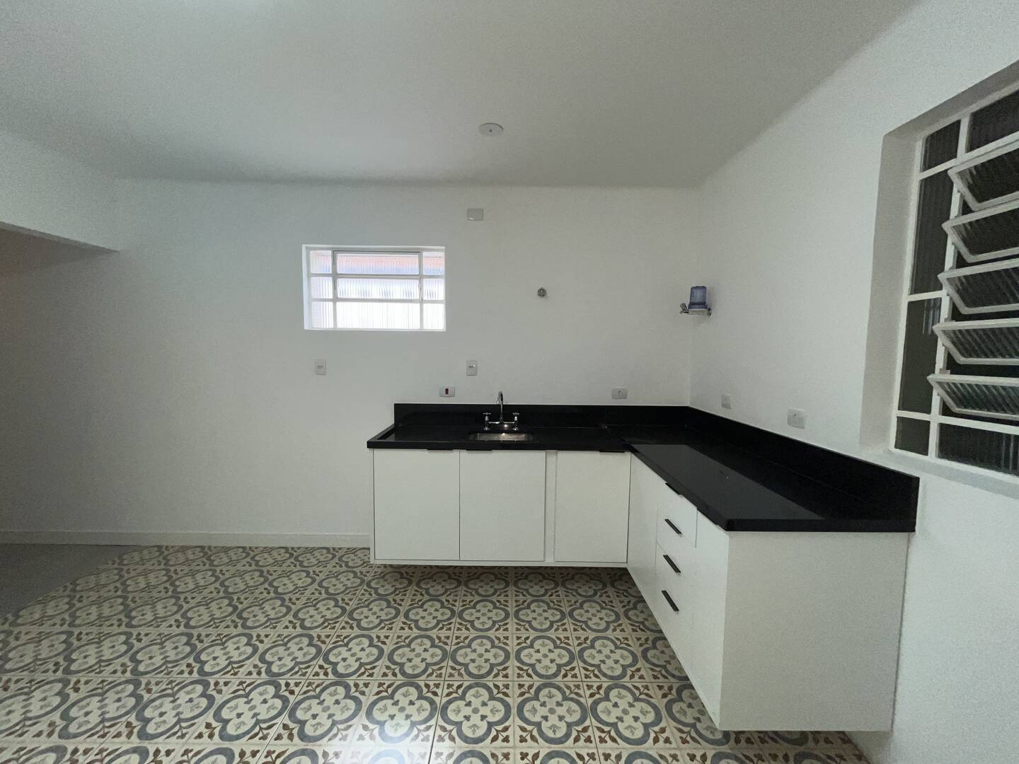 Casa para alugar com 2 quartos, 106m² - Foto 6
