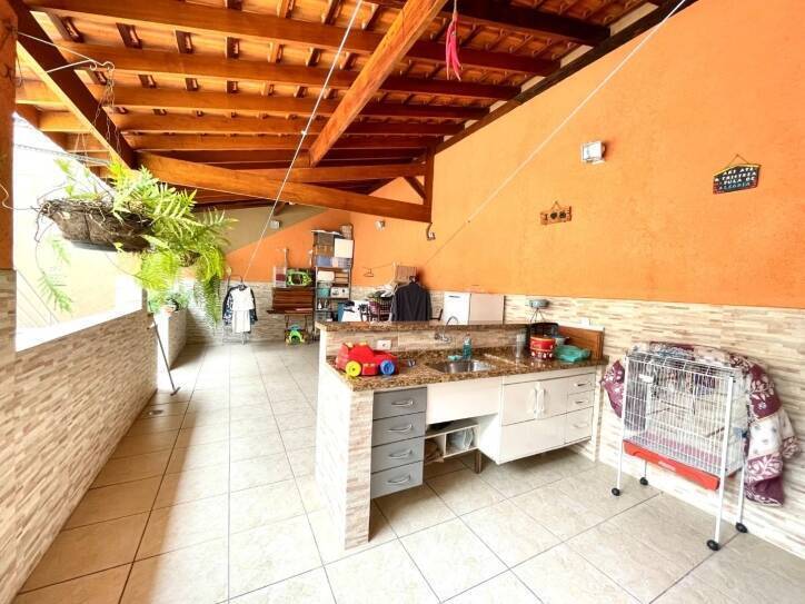 Casa à venda com 4 quartos, 217m² - Foto 9