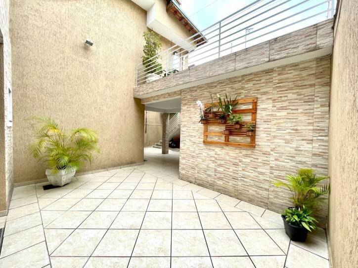 Casa à venda com 4 quartos, 217m² - Foto 14